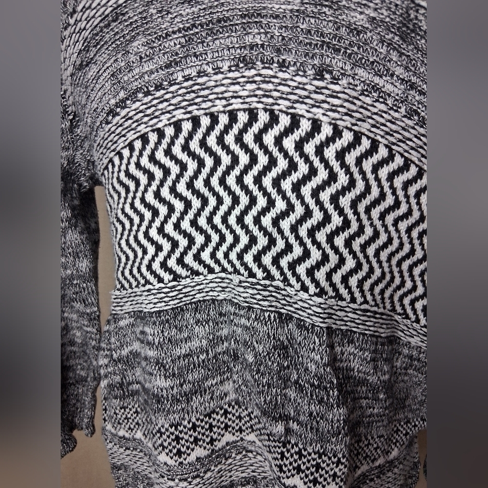 Cable & Gauge Large cowl neck womens Sweater - Picture 3 of 8